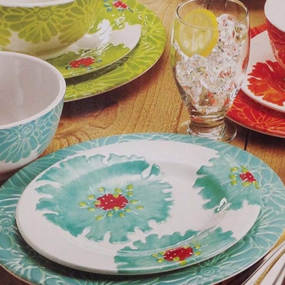 LAURIE GATES Luncheon Melamine Plates Set of 3 - Preloved
